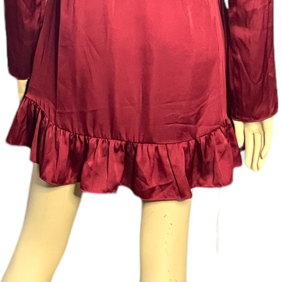 Lovers + Friends Satin wrap dress - Picture 5 of 9